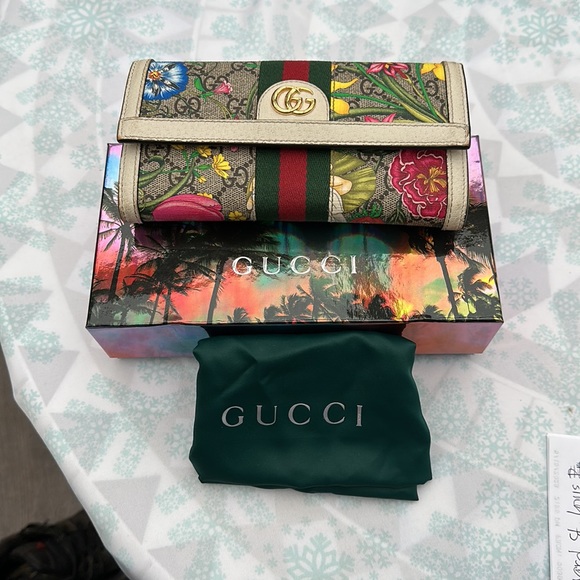 GUCCI - Picture 3 of 9